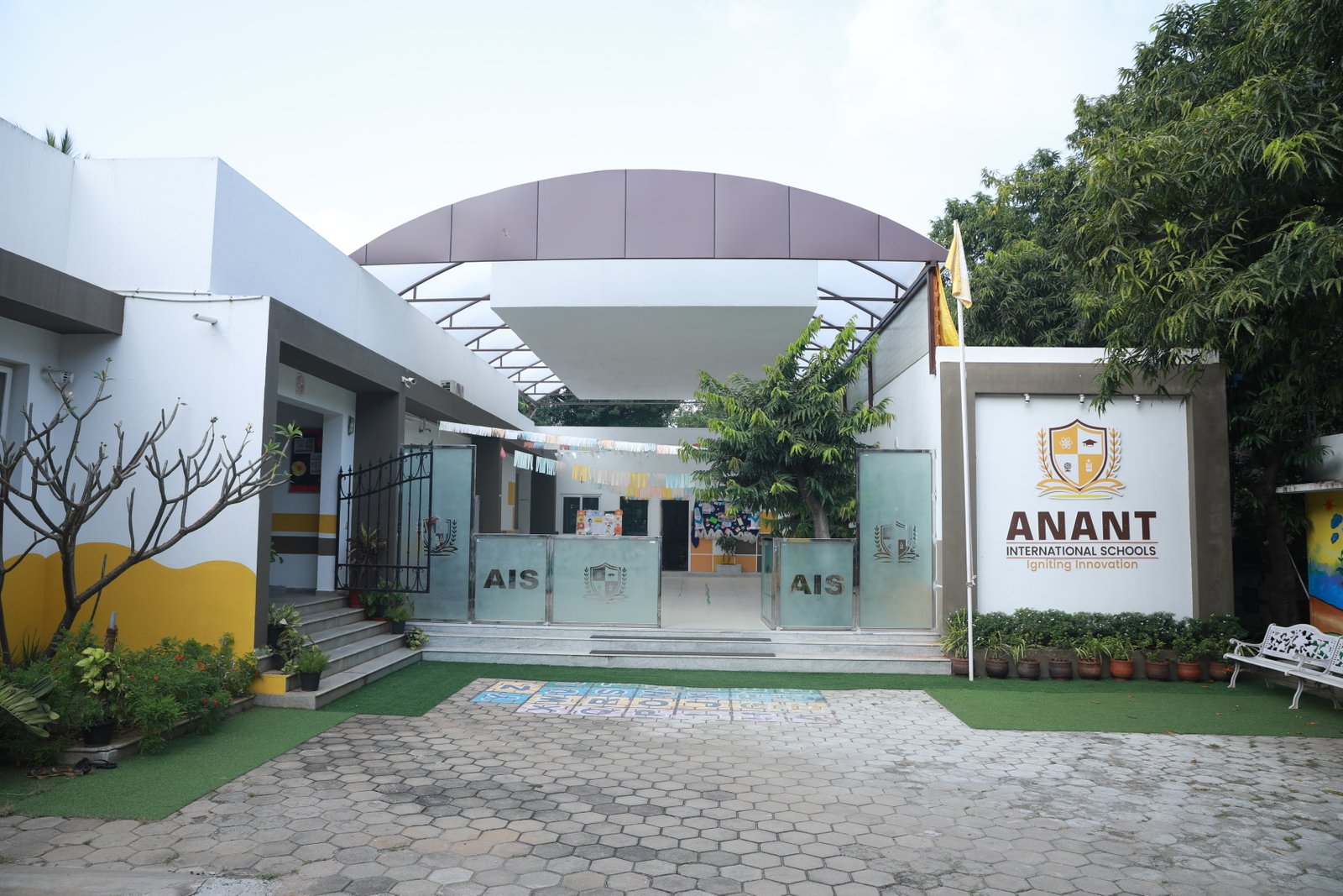 ANANT INTERNATIONAL SCHOOLS - Old Mahabalipuram Rd