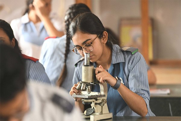 Ahlcon International School - Mayur Vihar Phase II