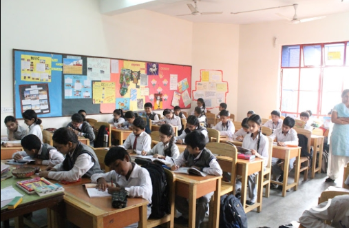 Amity International School - Mandir Marg