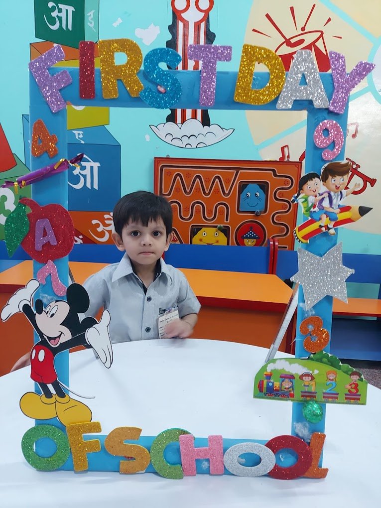 Hansraj Smarak Sr. Sec. School - Dilshad Garden
