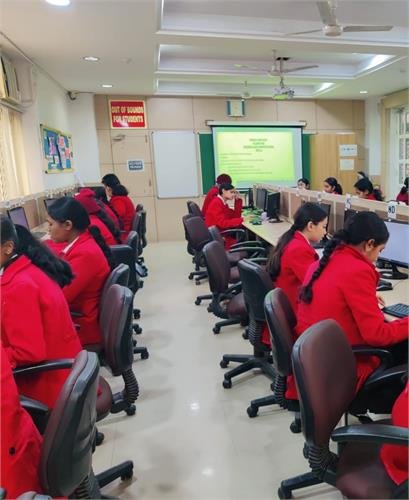 Queen's Valley School - Dwarka