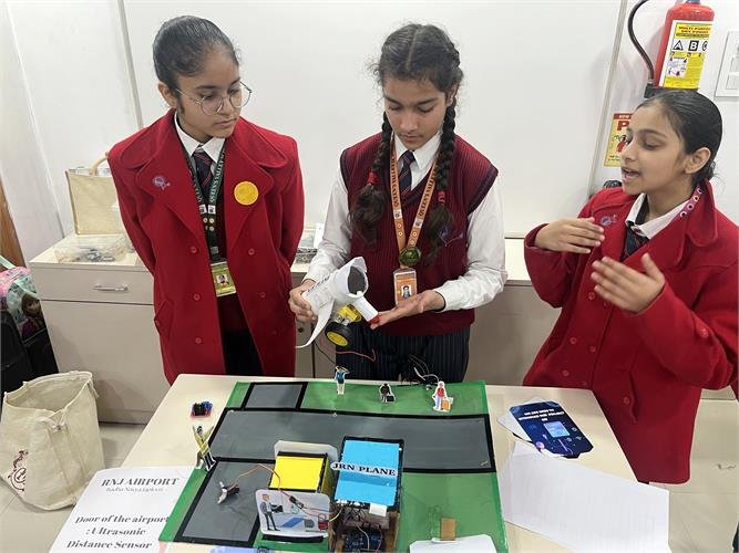 Queen's Valley School - Dwarka