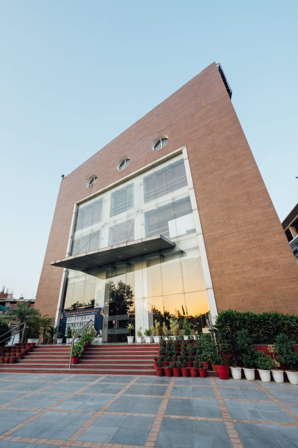 Sapphire International School Crossing Republik - Crossing Republik