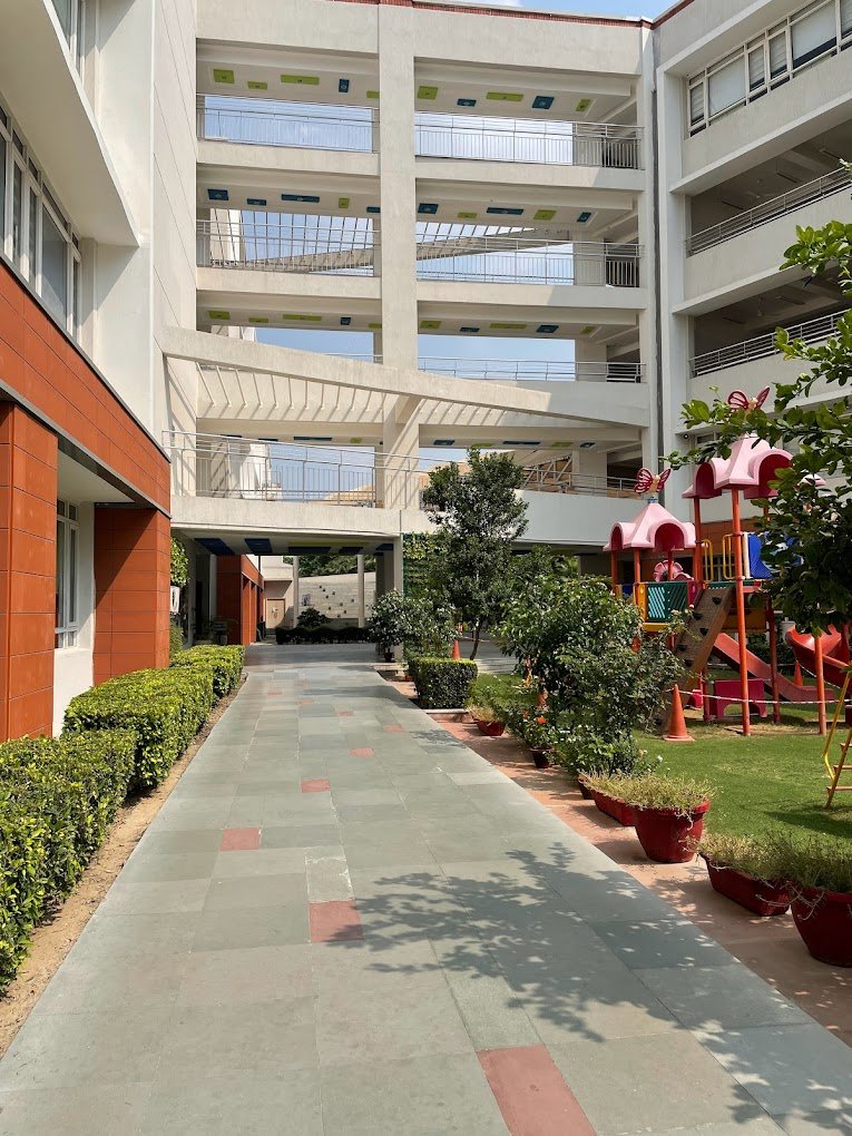 Shiv Nadar School - Sector 26A