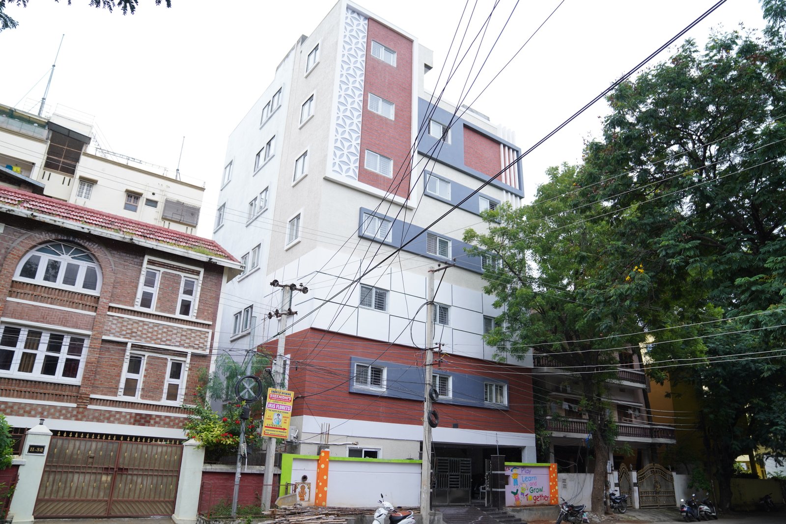 Sreenidhi Viswabharati School - Madhura Nagar