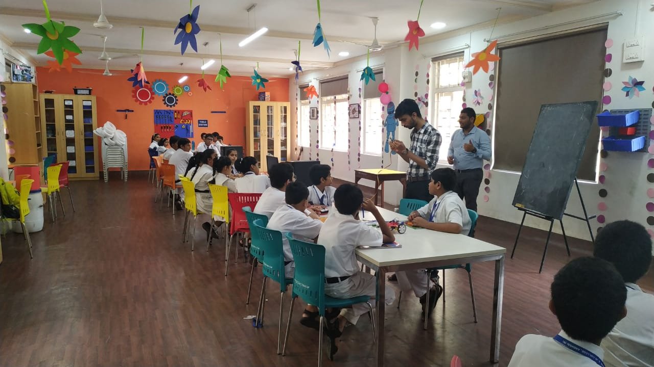 HANSRAJ MORARJI PUBLIC SCHOOL - Andheri West