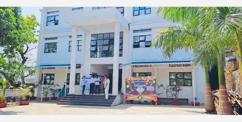 R D Memorial High School - Naigaon East