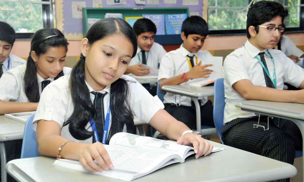 Universal High School - Dahisar - Dahisar