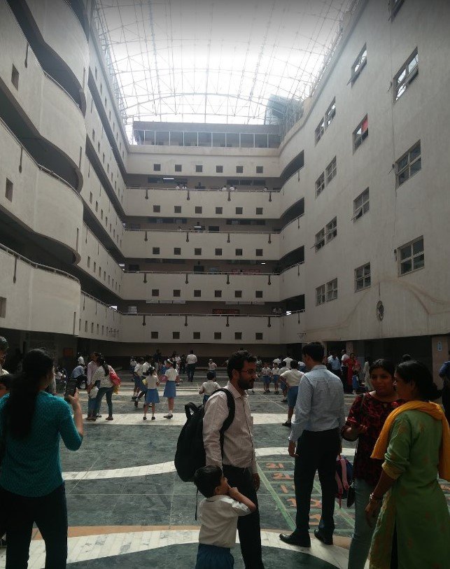 Vasudev C. Wadhwa Arya Vidya Mandir - Bandra East