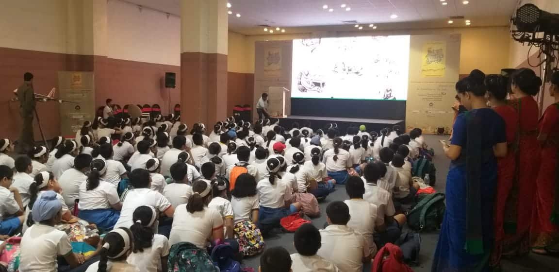Vasudev C. Wadhwa Arya Vidya Mandir - Bandra East